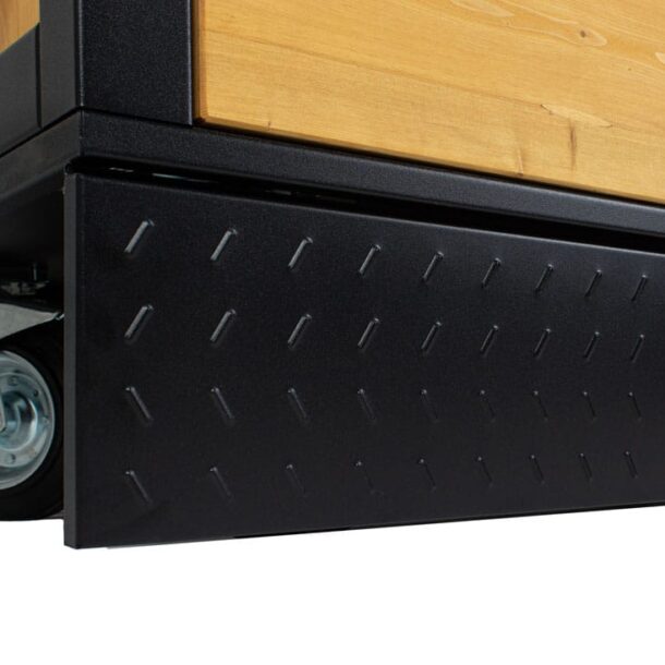 Schwarze METALL-Frontblende mit rautenförmiger Prägung unter dem MERKLINGER Holzmodul