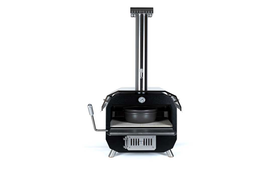 MERKLINGER Holzbackofen mit Kuchenform auf Steinplatte innen