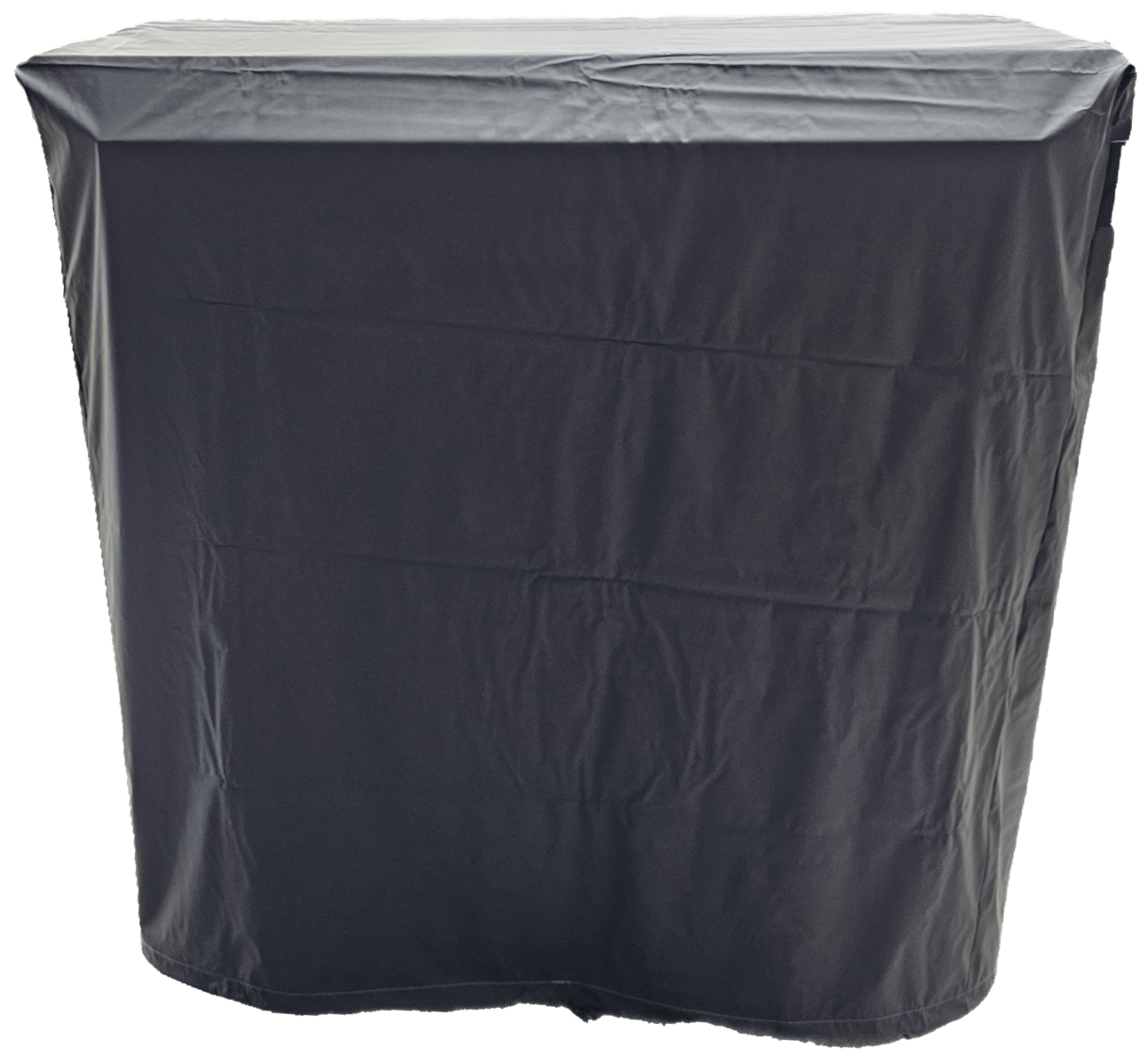 Abdeckhaube Quasar Schwarze, rechteckige Schutzhülle aus Stoff, locker über ein quaderförmiges Outdoor-Modul/Sideboard gezogen. Leicht glänzende Oberfläche mit sichtbaren Falten, oben flach abgedeckt, Seiten fallen gerade nach unten. Freigestellt auf hell